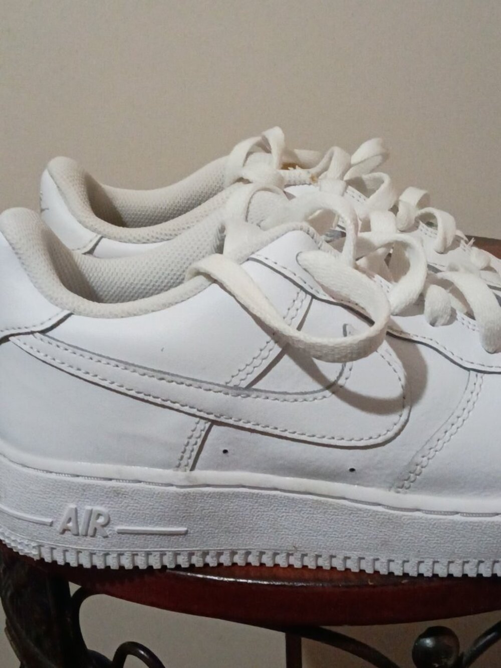 Nike Air Force 1 Low GS Shoes Size 6Y Youth Womens 7.5 Triple White Leather - Picture 4 of 13